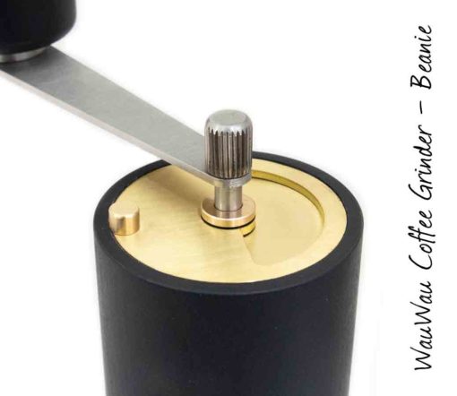 WauWau coffee grinder beanie beech black 25g detail
