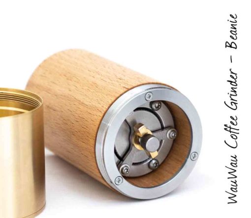 WauWau Coffee Grinder Beanie Beech natural / brass 25g grinder detail