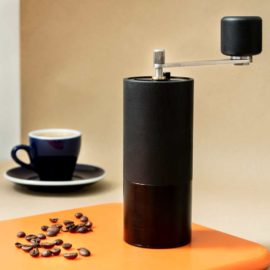 WauWau coffee grinder beanie black 25g mood